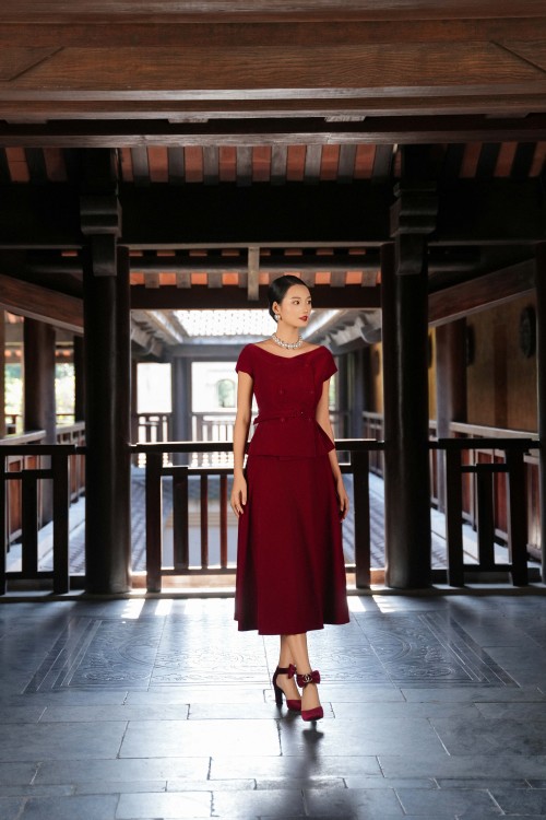 Sixdo Dark Red Velvet Flared Skirt